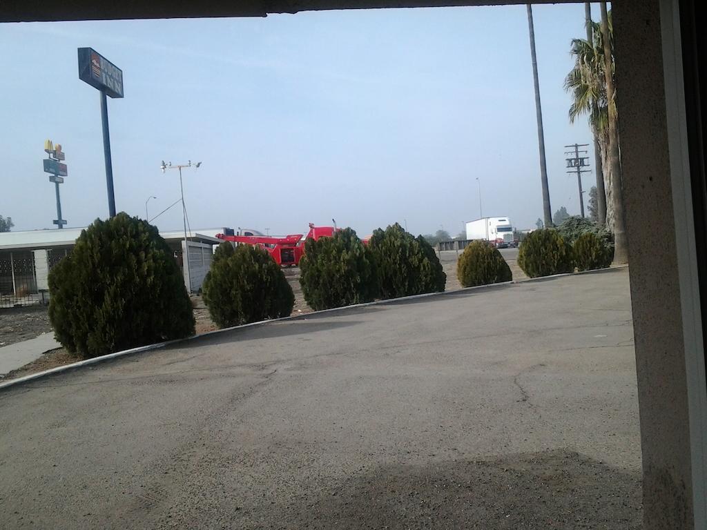 Budget Inn Tulare Bagian luar foto